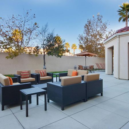 Courtyard By Marriott Palmdale Hotel Exterior foto