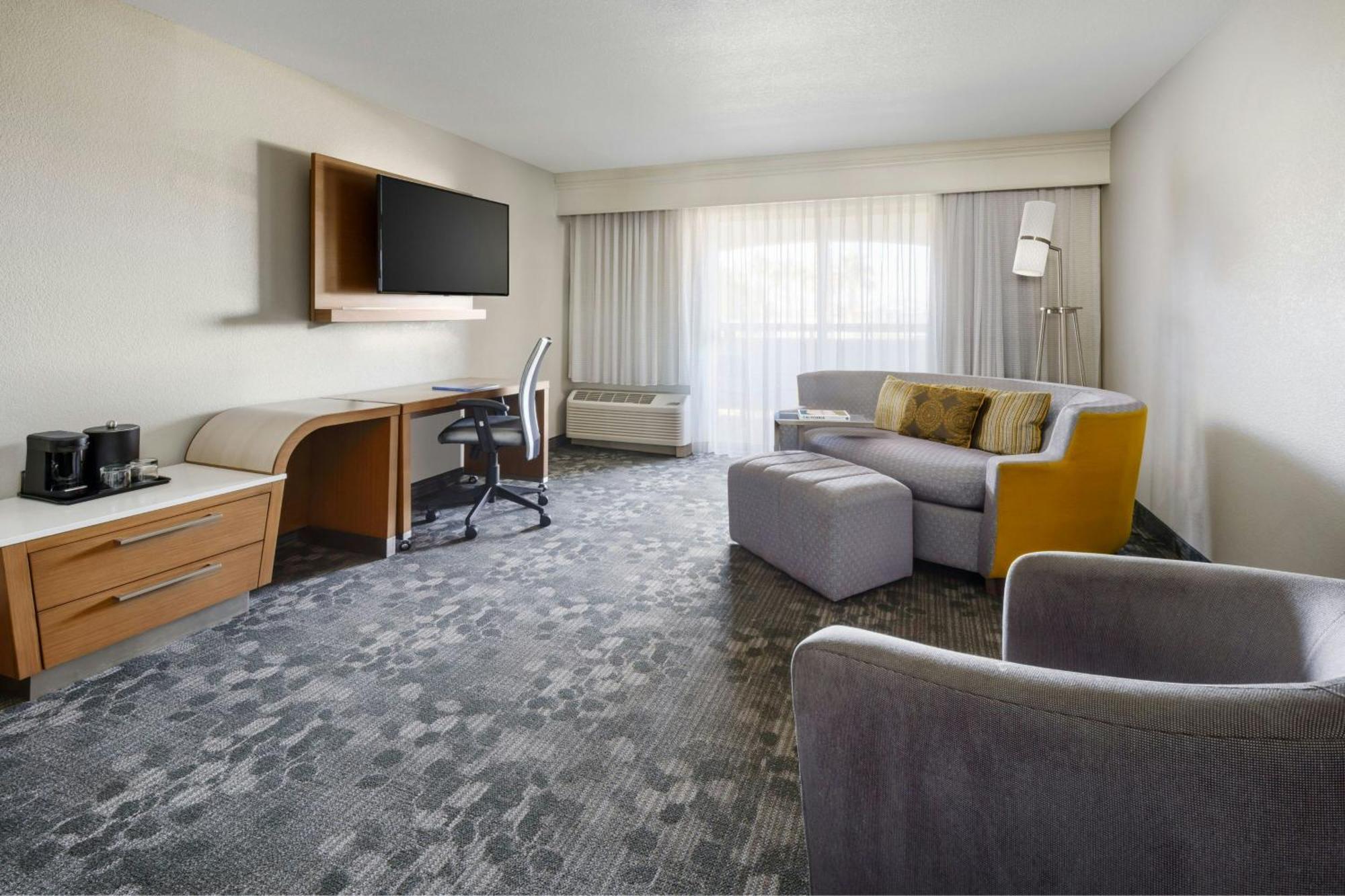 Courtyard By Marriott Palmdale Hotel Exterior foto