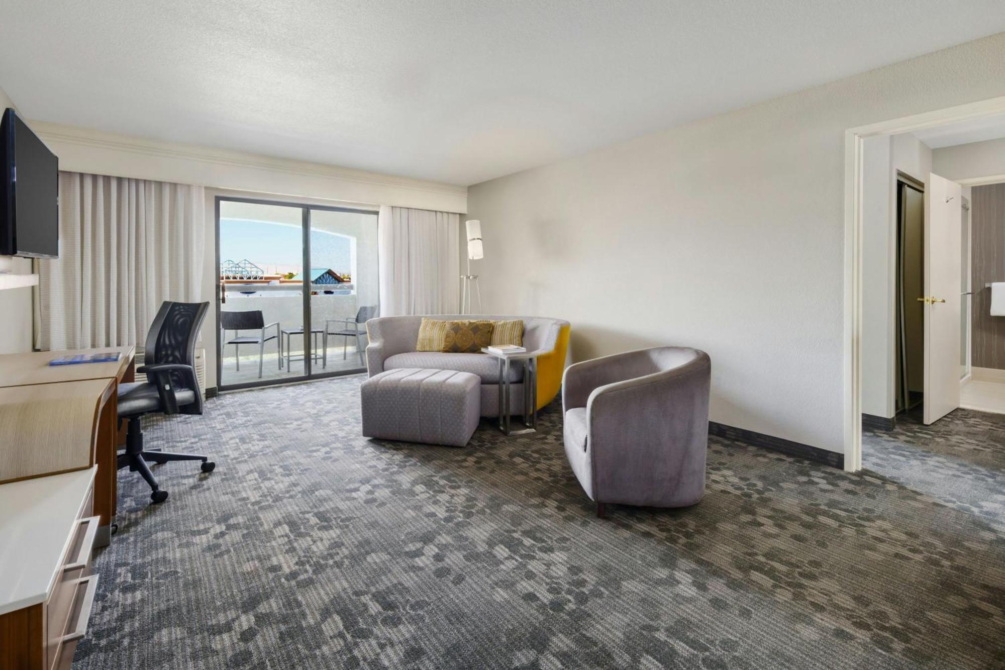 Courtyard By Marriott Palmdale Hotel Exterior foto