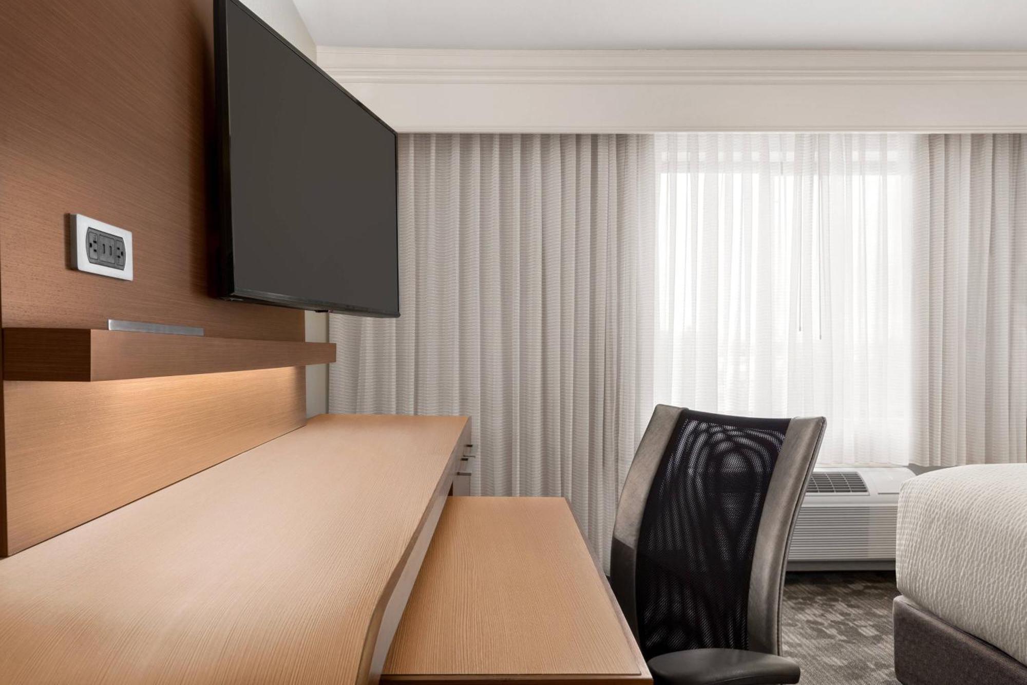 Courtyard By Marriott Palmdale Hotel Exterior foto