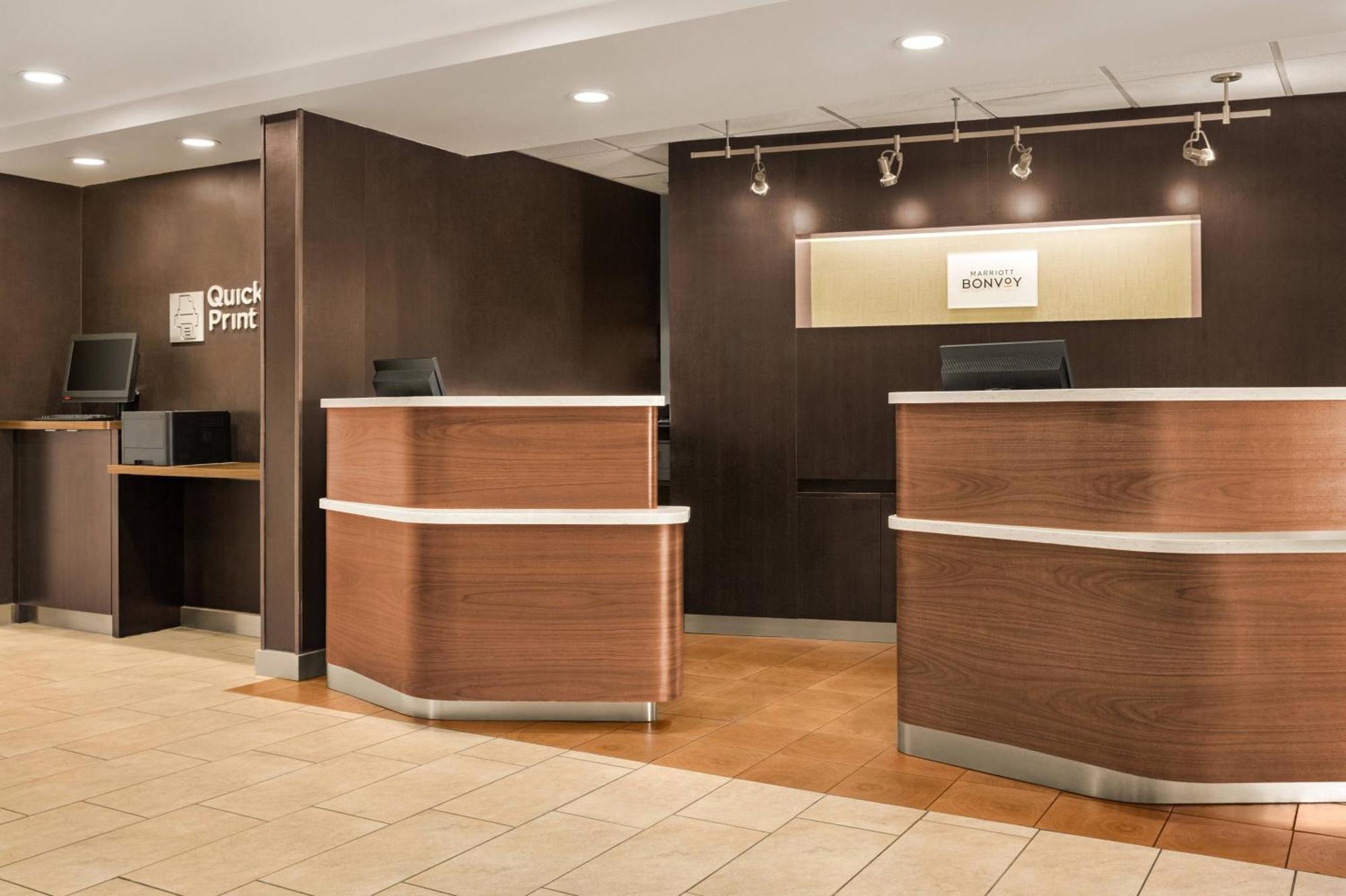 Courtyard By Marriott Palmdale Hotel Exterior foto