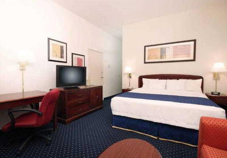 Courtyard By Marriott Palmdale Hotel Exterior foto
