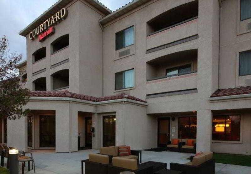 Courtyard By Marriott Palmdale Hotel Exterior foto